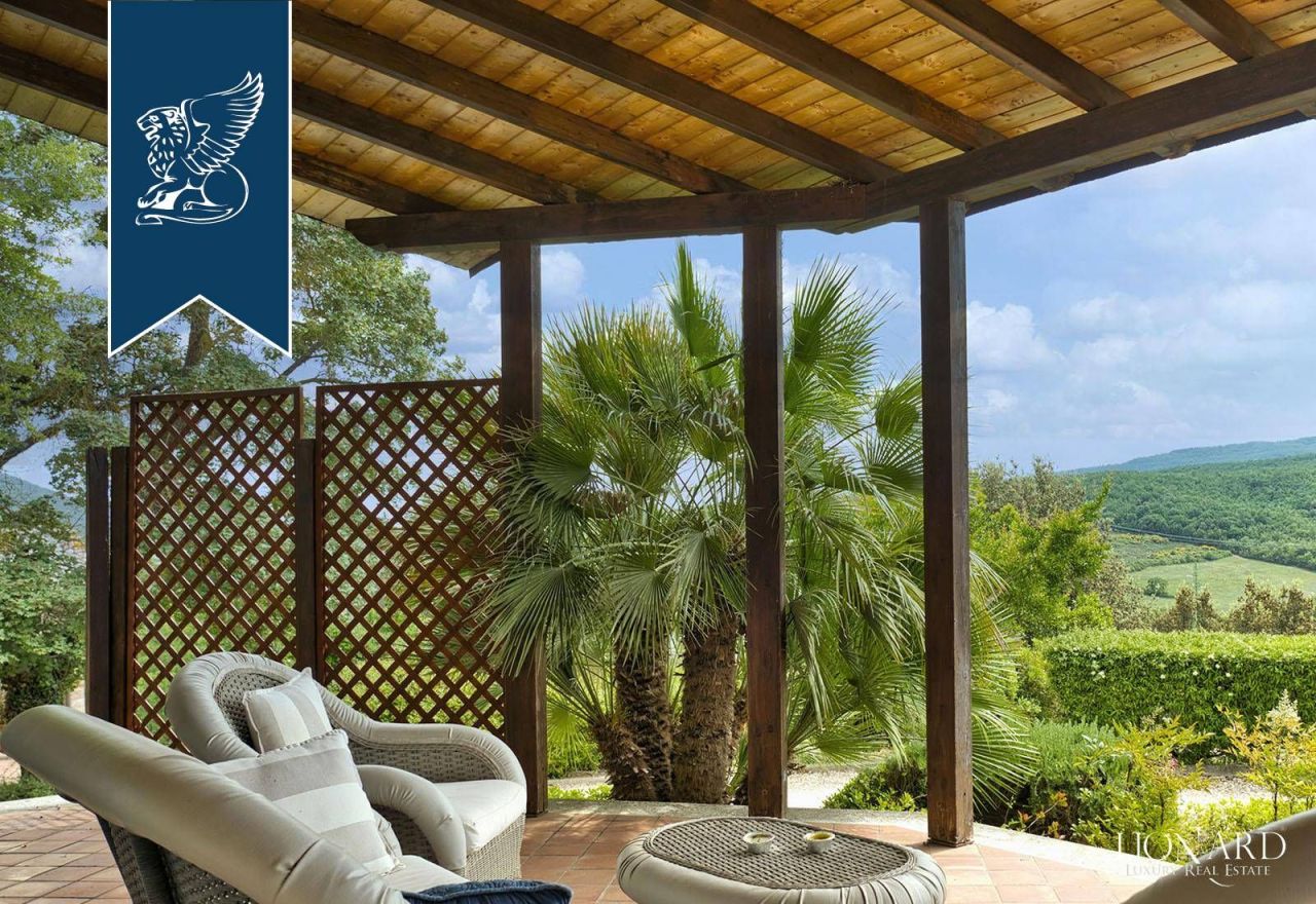 Granja en Siena, Italia, 850 m² - imagen 12