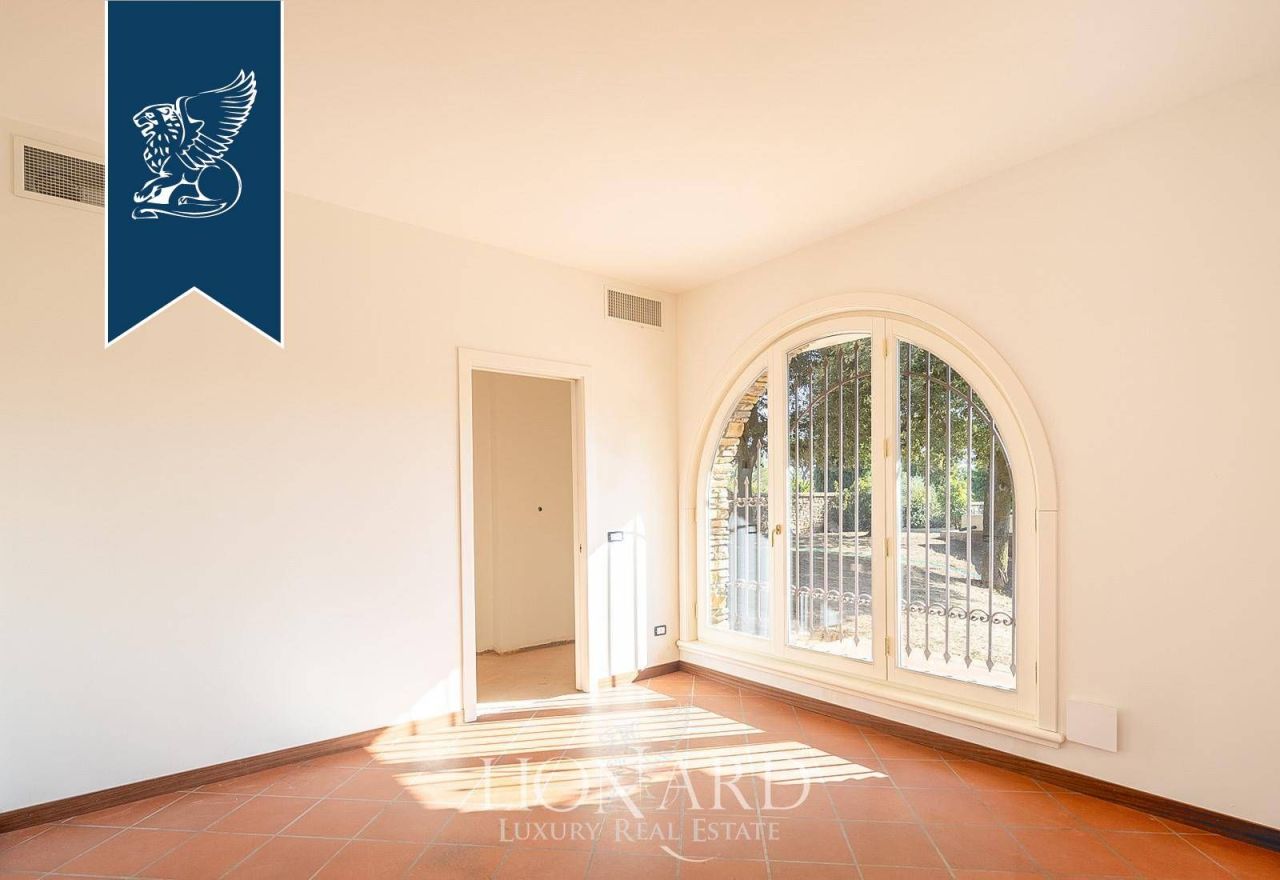 Villa en Pistoia, Italia, 900 m² - imagen 12