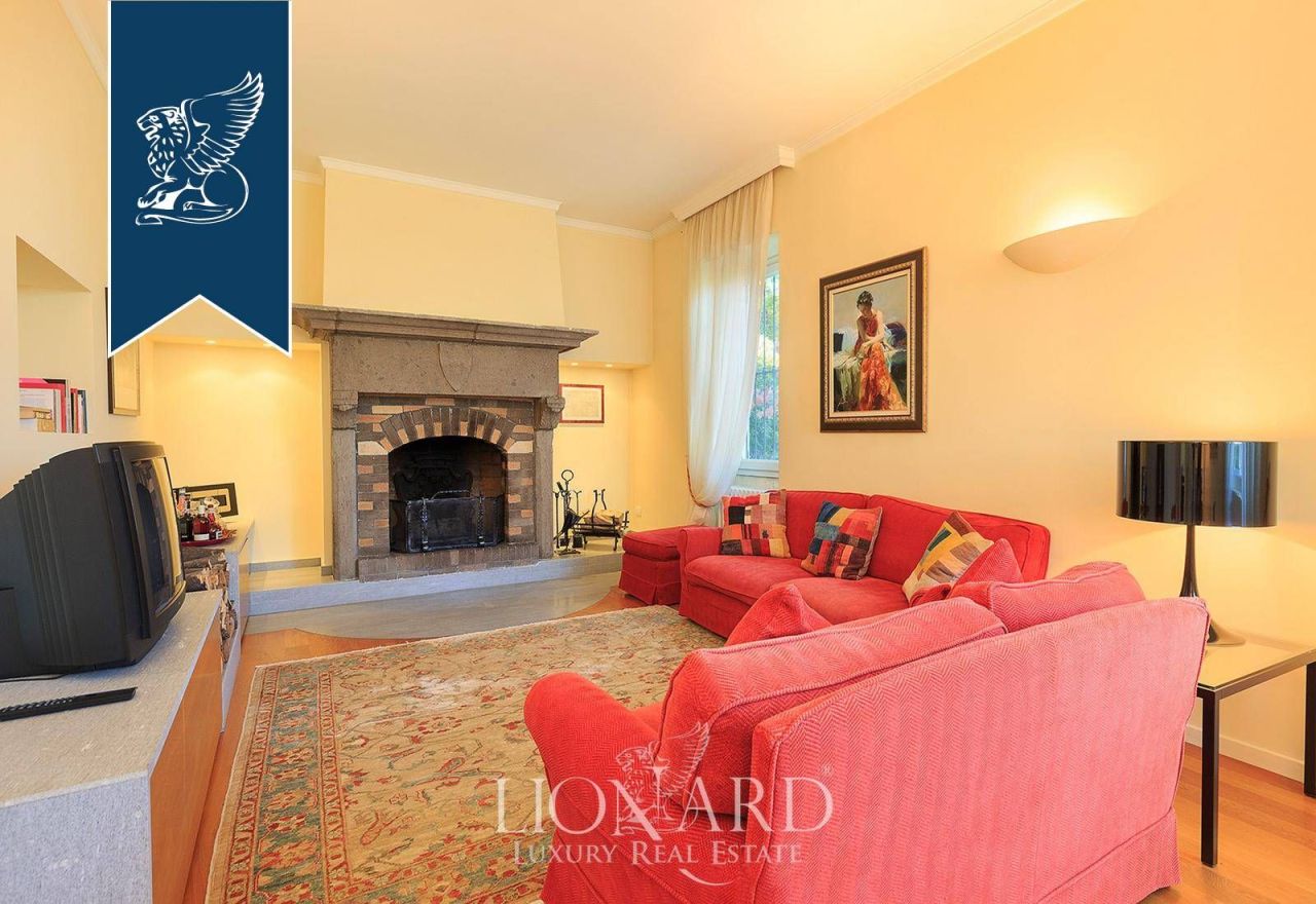 Villa in Arona, Italien, 1 000 m² - Foto 12