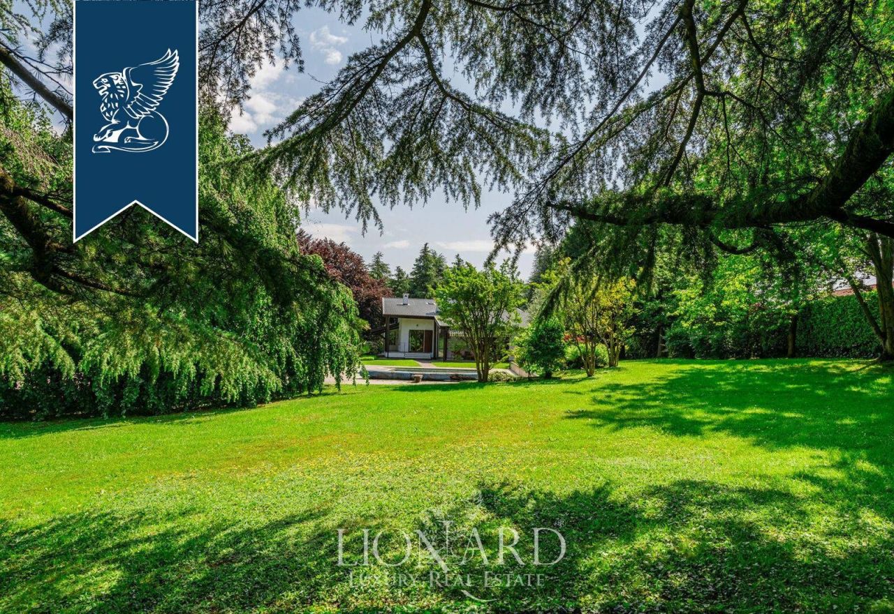 Villa in Lesmo, Italy, 550 m² - picture 12