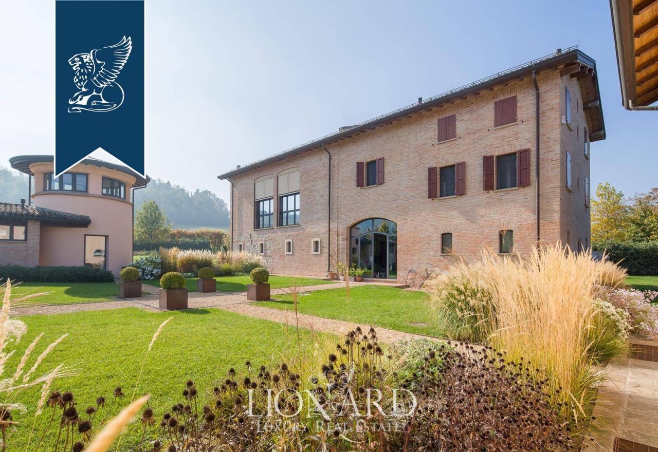 Villa in Reggio Emilia, Italy, 800 m² - picture 12