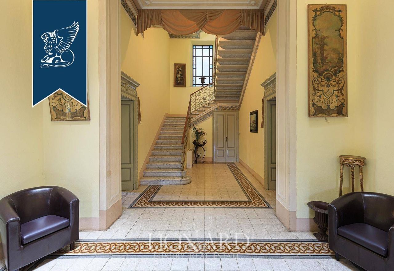 Villa en Mandello del Lario, Italia, 778 m² - imagen 12