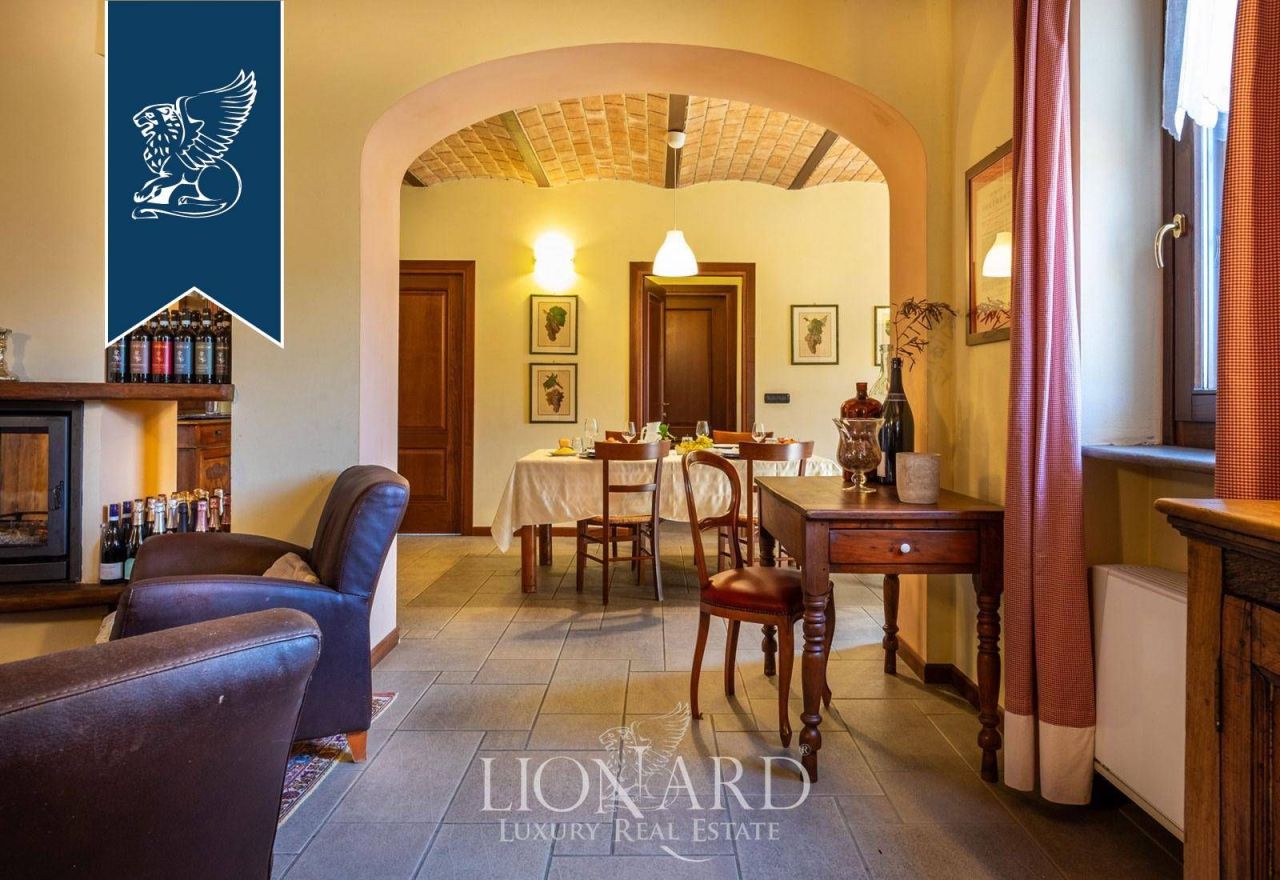 Villa in Cuneo, Italy, 700 m² - picture 12