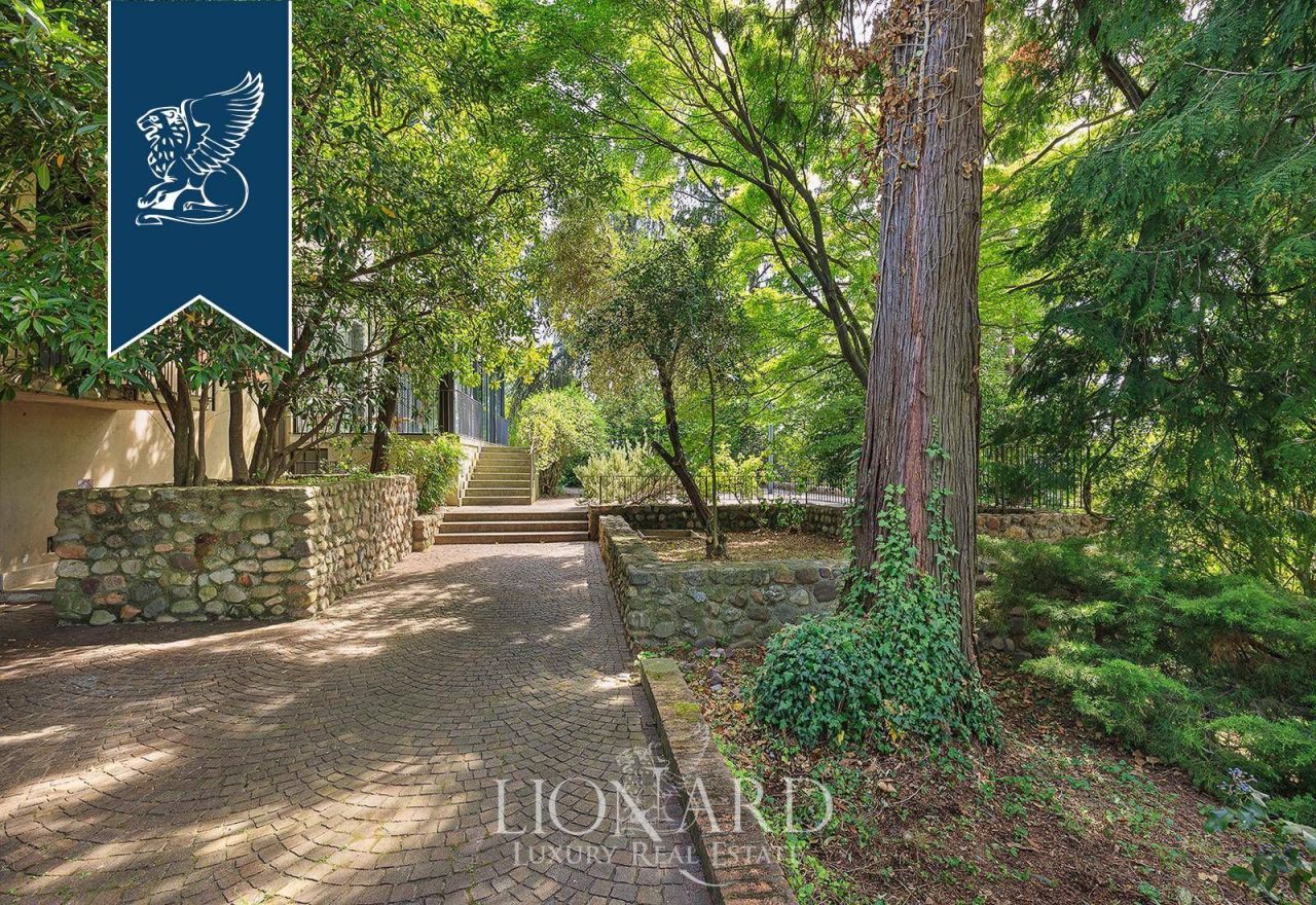 Villa a Varese, Italia, 622 m² - foto 13