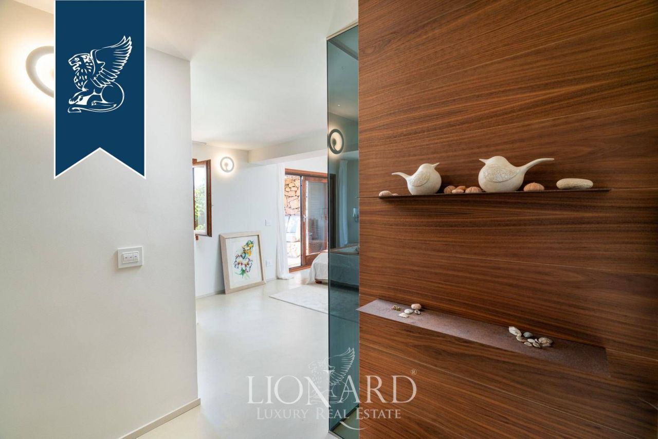 Villa a Olbia, Italia, 340 m² - foto 14