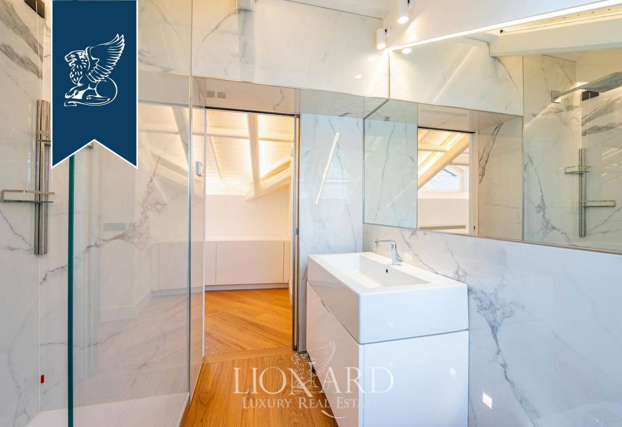 Apartment in Como, Italy, 239 m² - picture 14