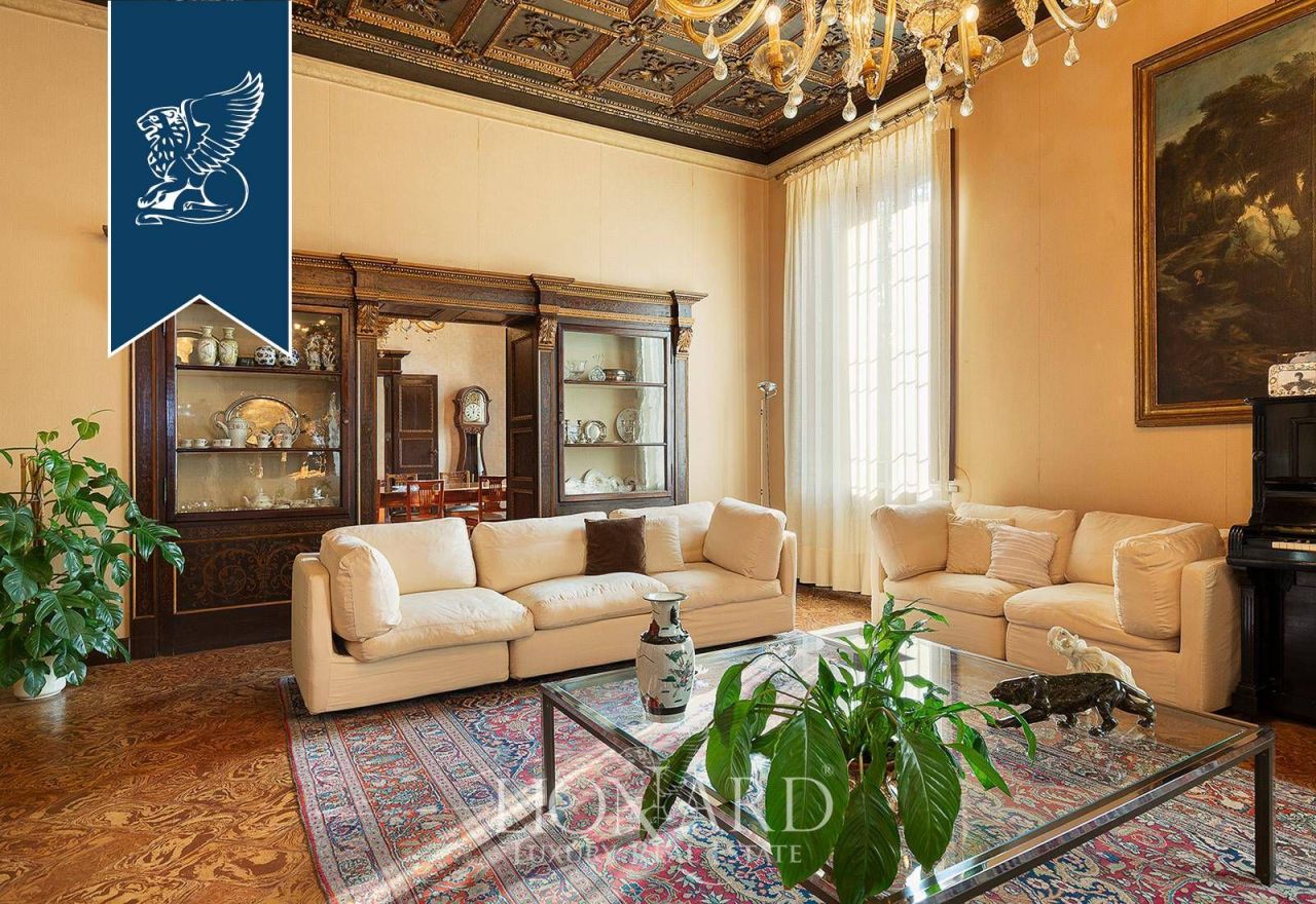 Villa in Cremona, Italy, 1 850 m² - picture 14