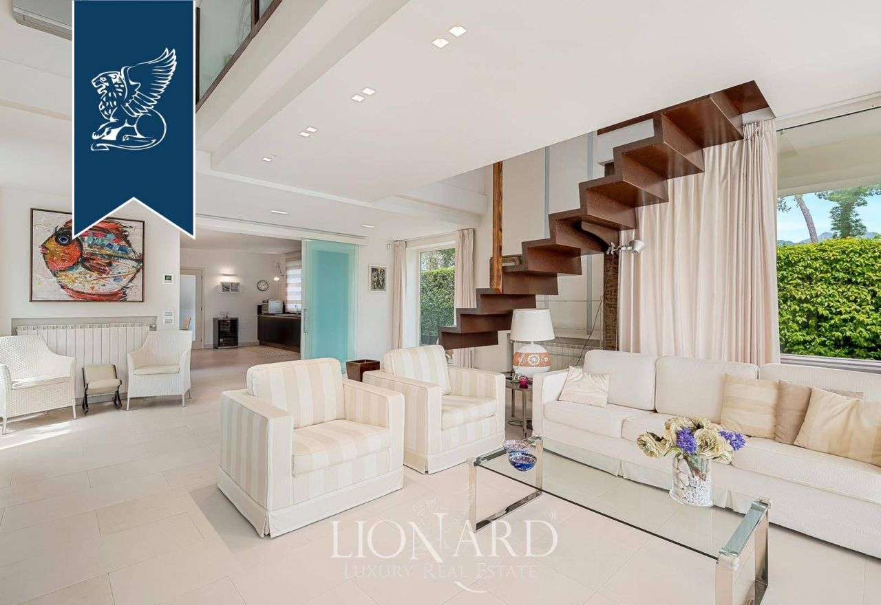 Villa à Forte dei Marmi, Italie, 300 m² - image 14