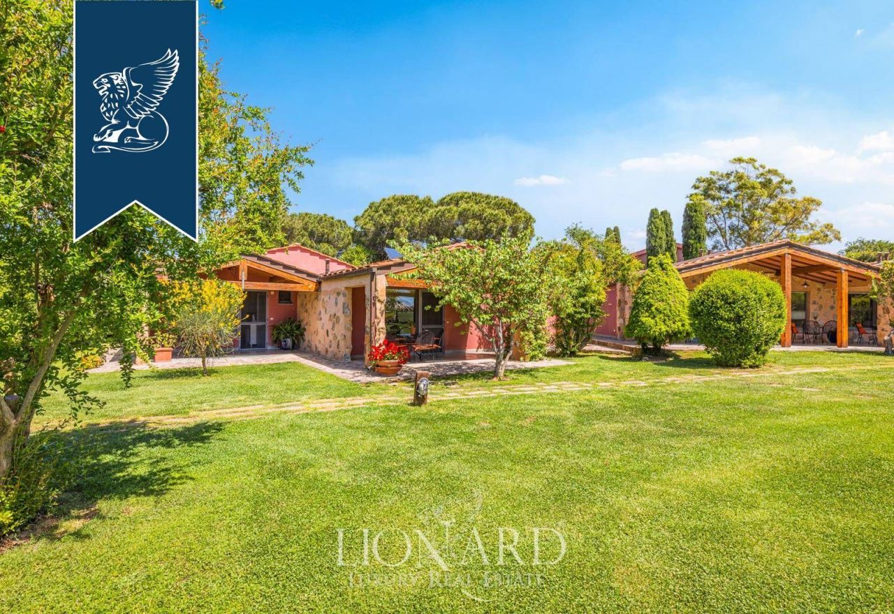 Farm in Grosseto, Italy, 1 400 m² - picture 14