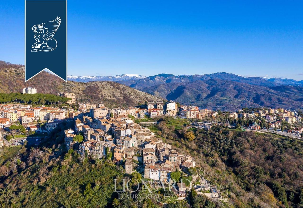 Castillo en Roma, Italia, 2 000 m² - imagen 14