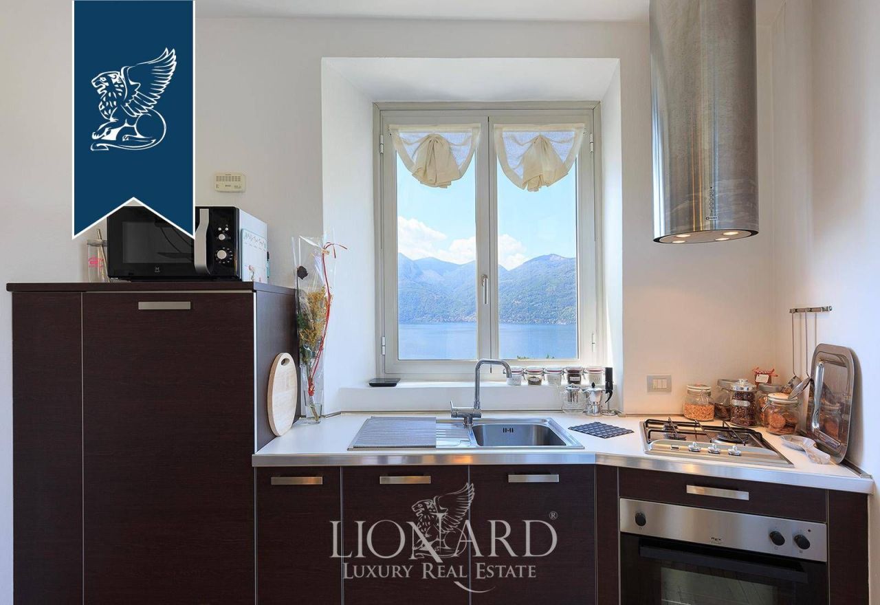 Villa in Luino, Italy, 700 m² - picture 14