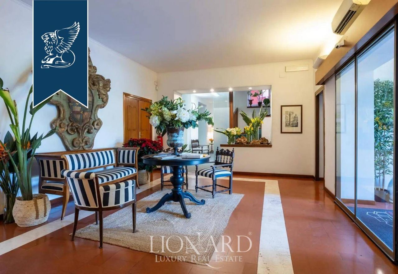 Villa à Rome, Italie, 1 500 m² - image 14