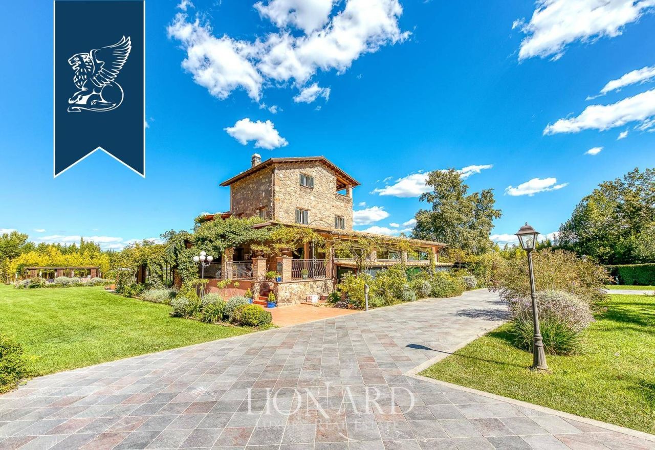 Farm in Viterbo, Italien, 1 850 m² - Foto 14