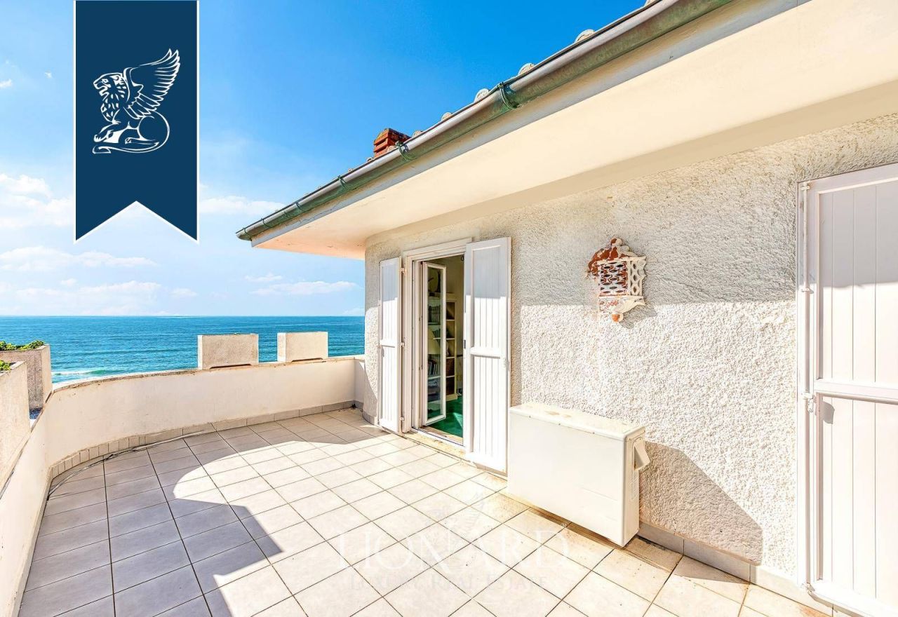 Villa en Sabaudia, Italia, 400 m² - imagen 14