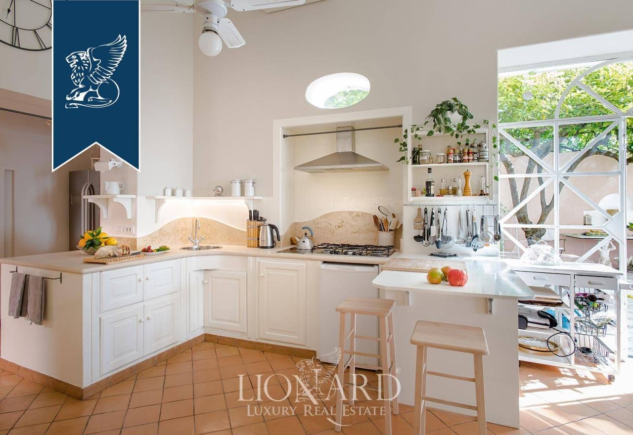 Villa à Salerne, Italie, 800 m² - image 14