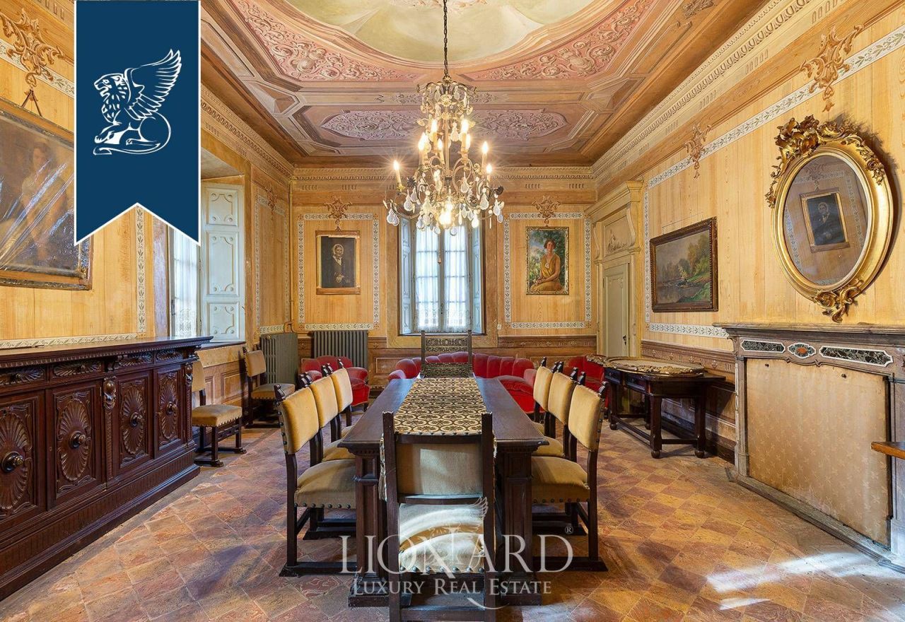 Castle in Varese, Italy, 4 200 m² - picture 14