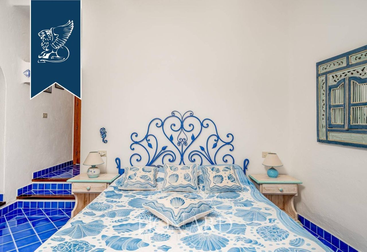 Villa à Palau, Italie, 476 m² - image 13