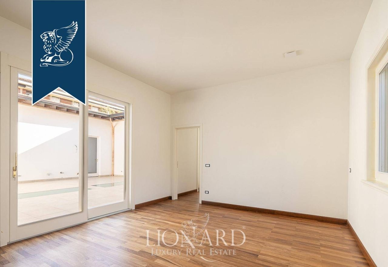 Villa en Pistoia, Italia, 900 m² - imagen 13