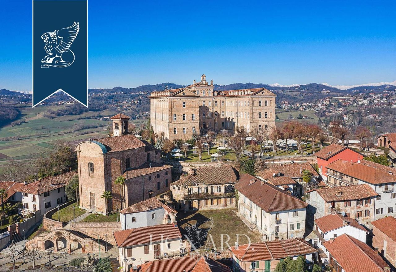Castillo en Turín, Italia, 10 550 m² - imagen 13