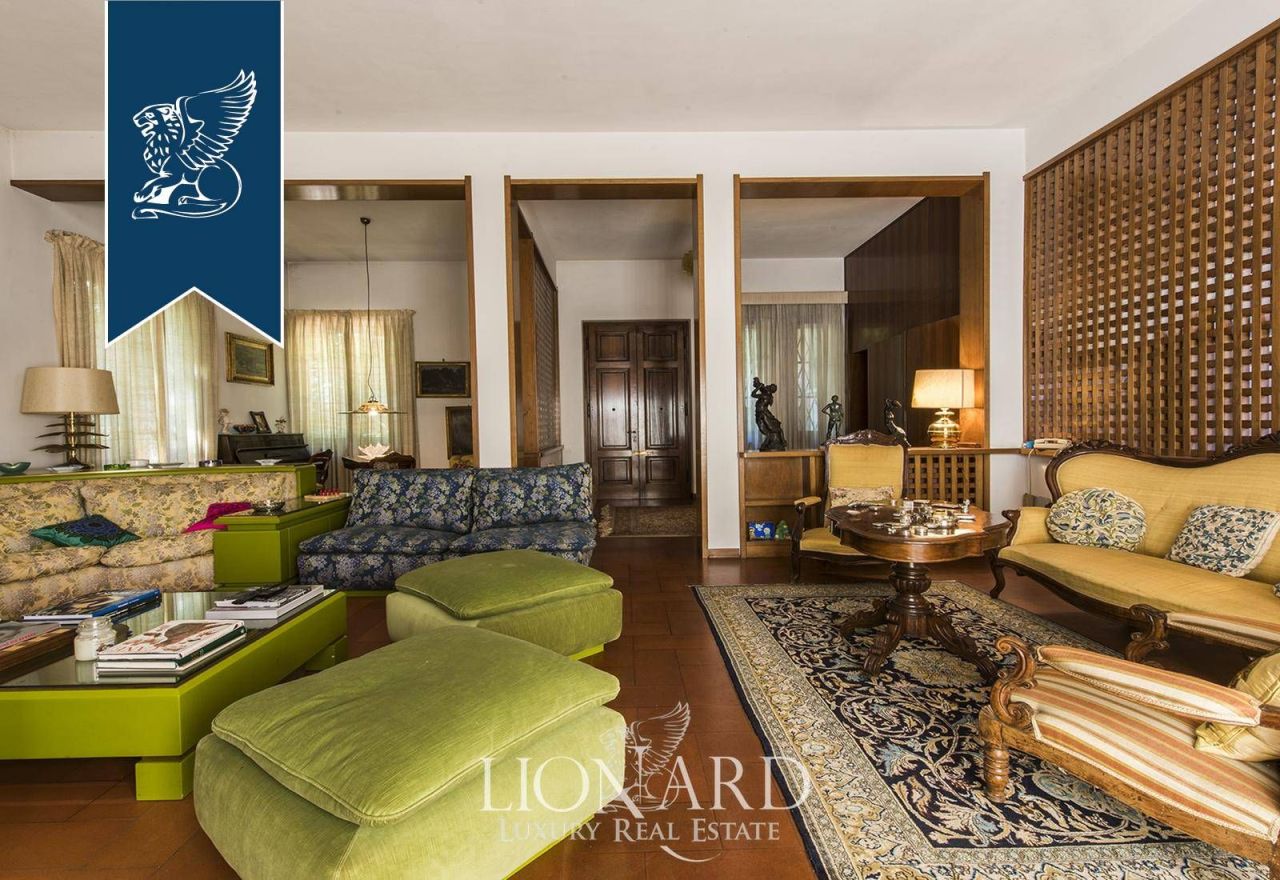 Villa in Lucca, Italy, 500 m² - picture 13