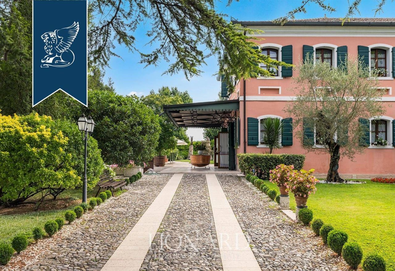 Villa a Pordenone, Italia, 2 300 m² - foto 15