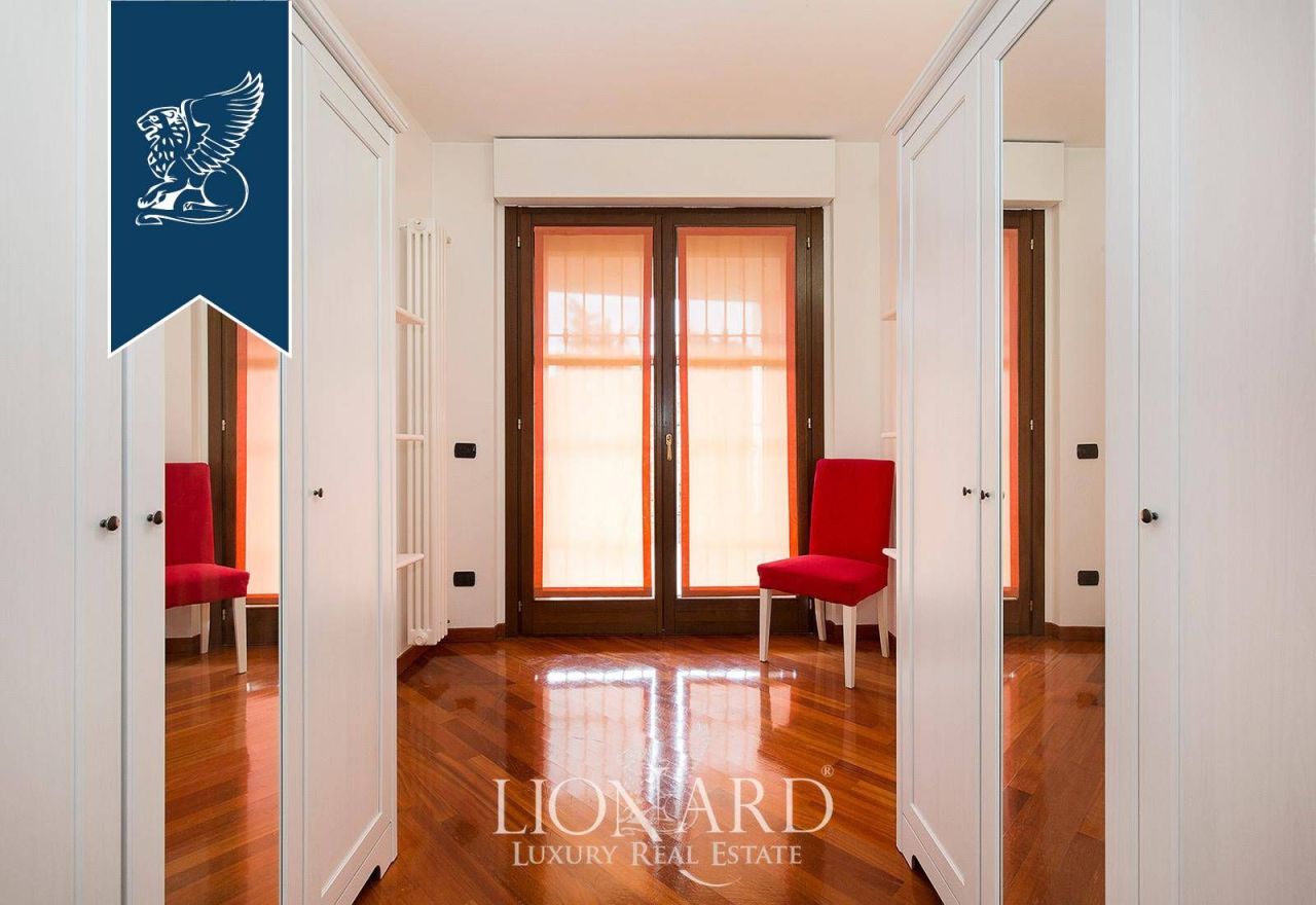 Apartment in Milan, Italy, 310 m² - picture 15