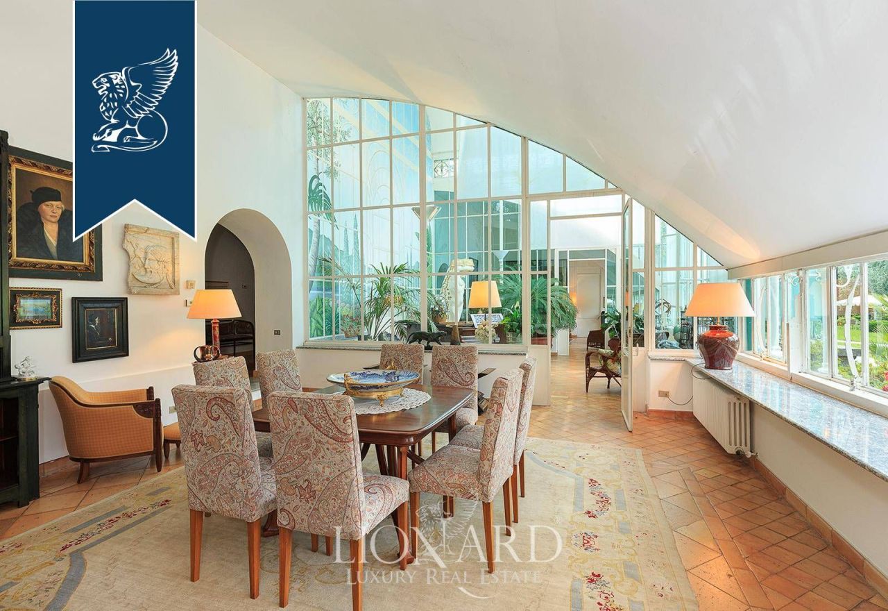 Villa a Griante, Italia, 380 m² - foto 15