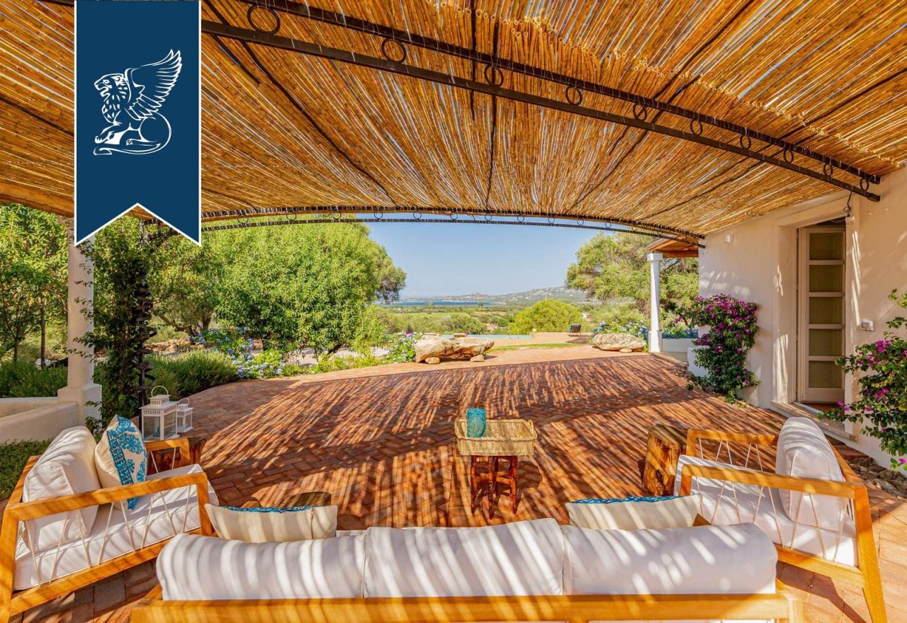 Villa a Olbia, Italia, 280 m² - foto 15