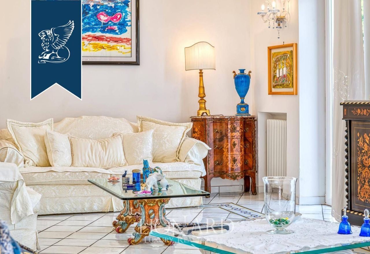 Villa in Naples, Italy, 270 m² - picture 15