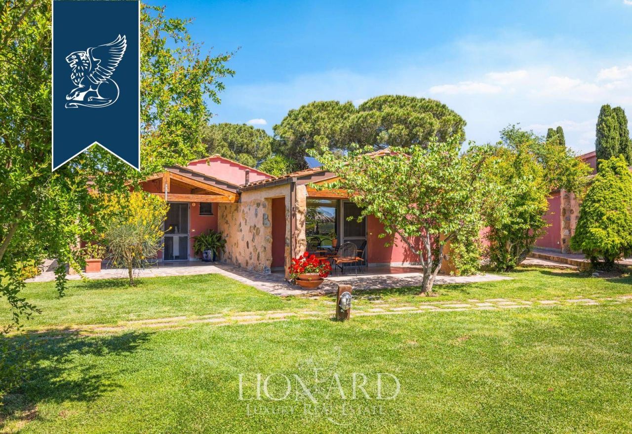 Farm in Grosseto, Italy, 1 400 m² - picture 15