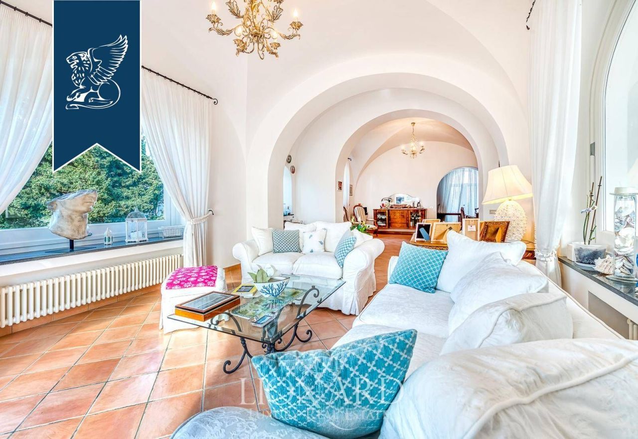 Villa à Naples, Italie, 430 m² - image 15