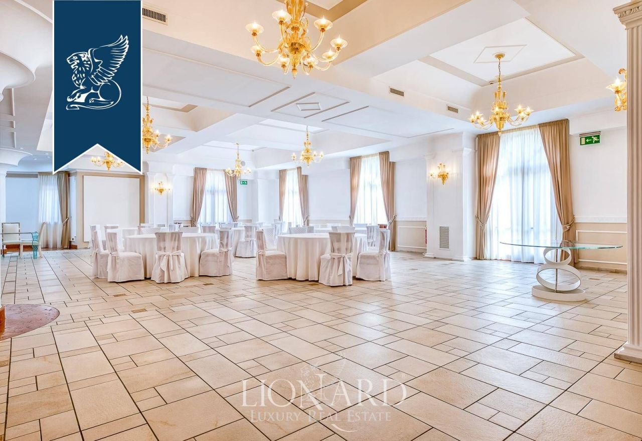 Castle in Avellino, Italy, 6 000 m² - picture 15