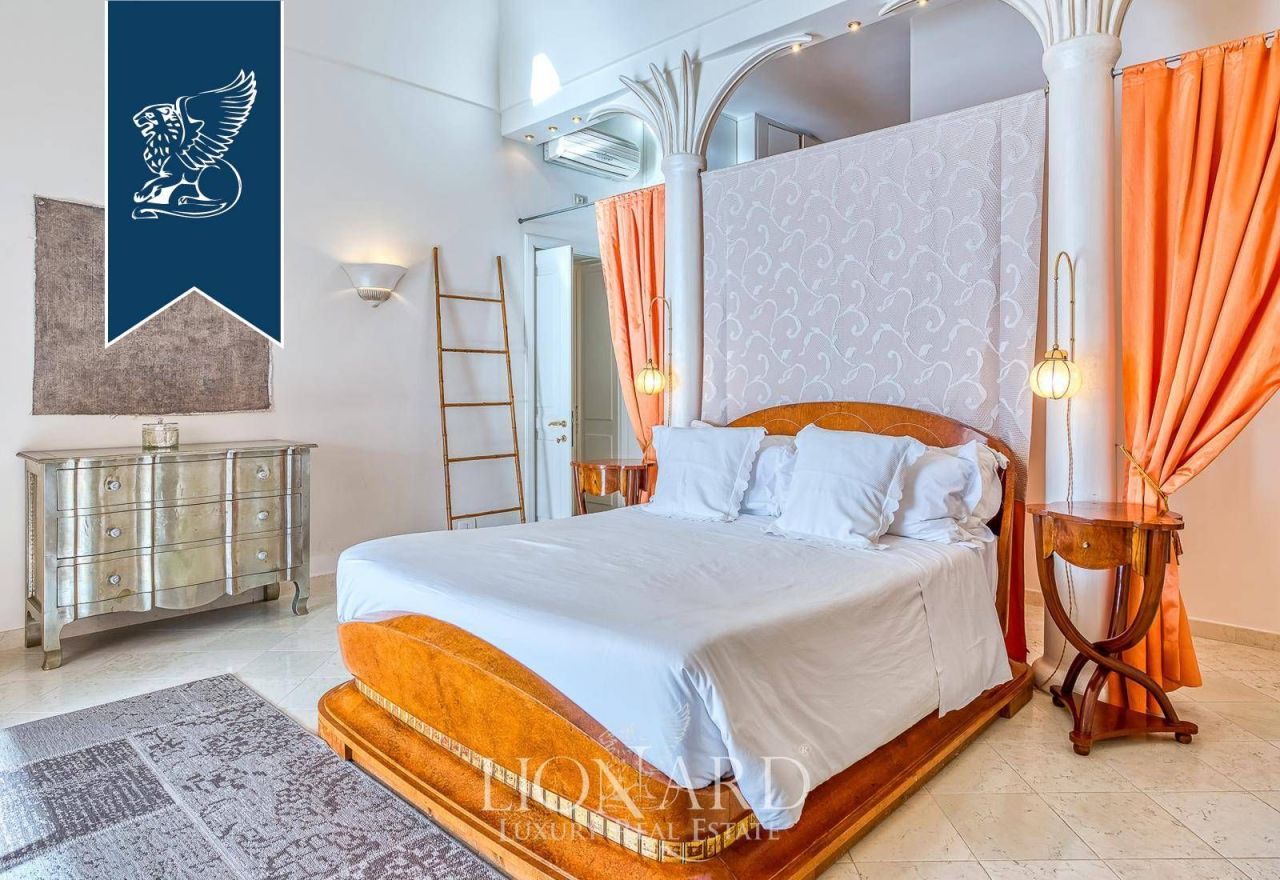 Villa à Salerne, Italie, 800 m² - image 15