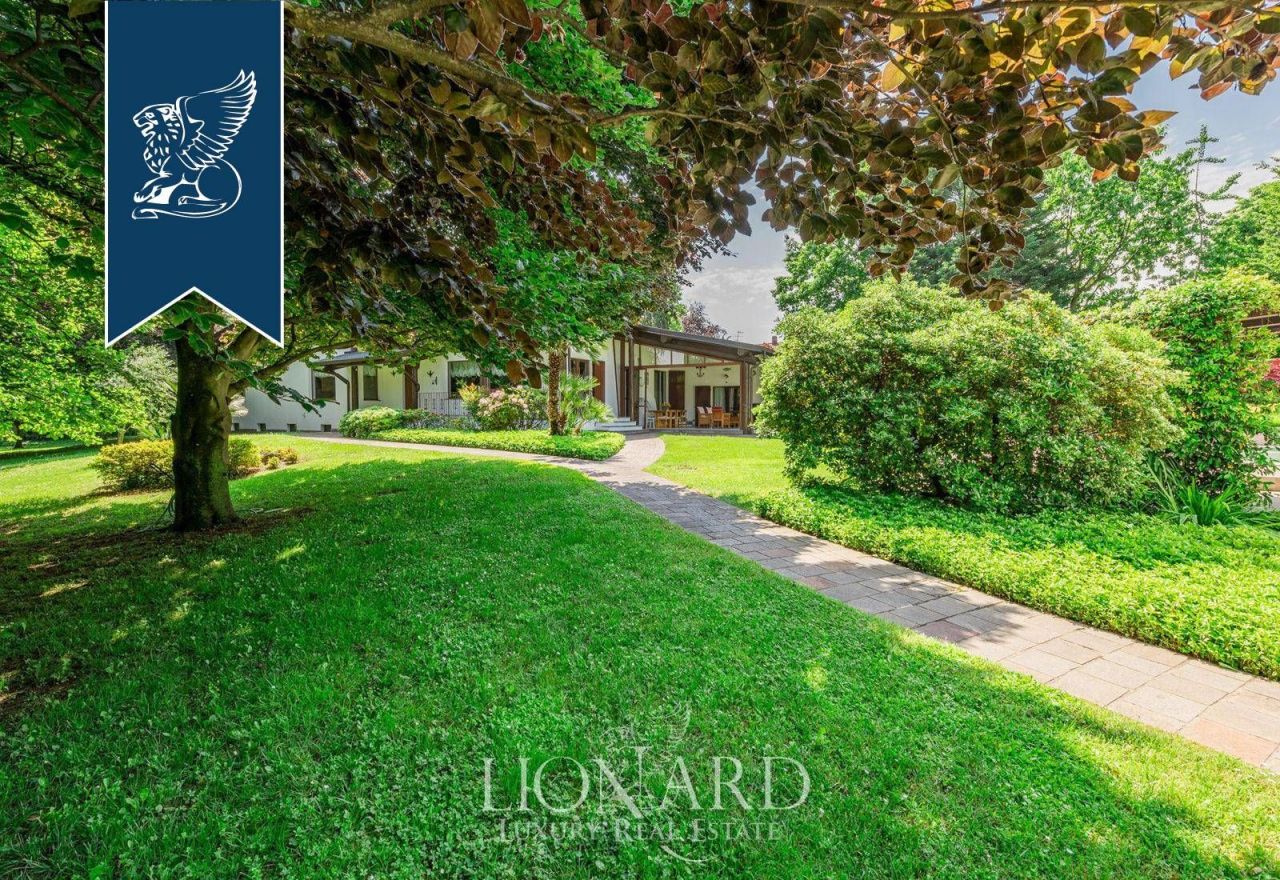 Villa in Lesmo, Italy, 550 m² - picture 14