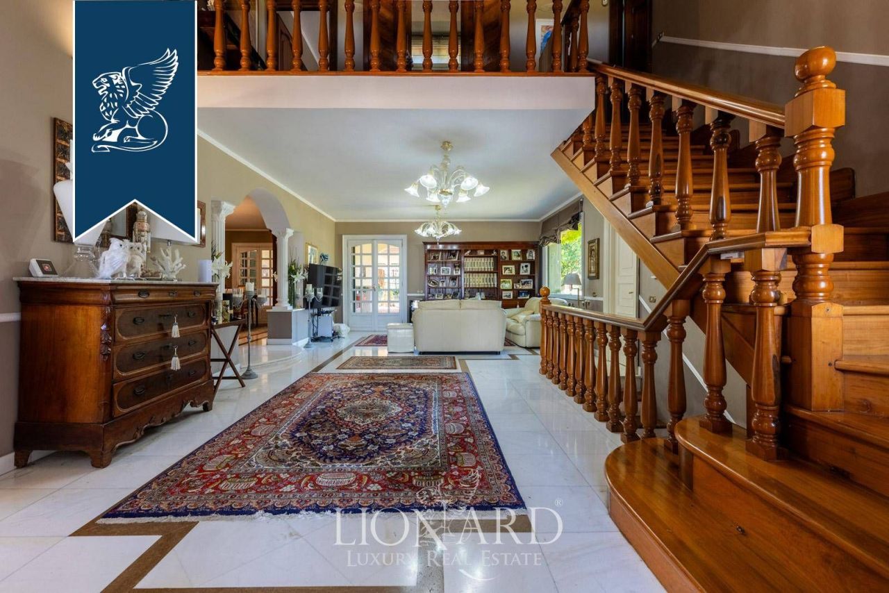 Villa in Rome, Italy, 840 m² - picture 14