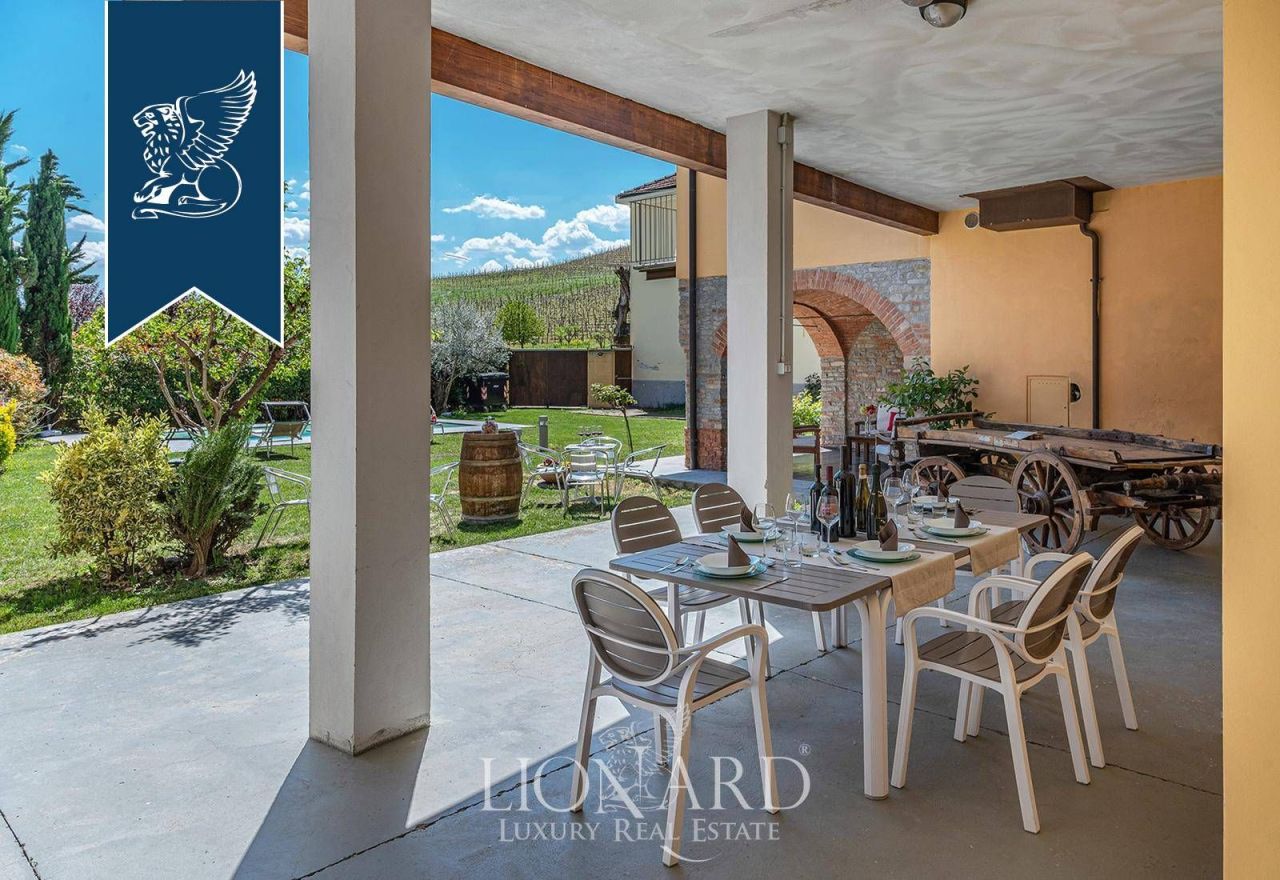 Farm in Asti, Italy, 1 000 m² - picture 14