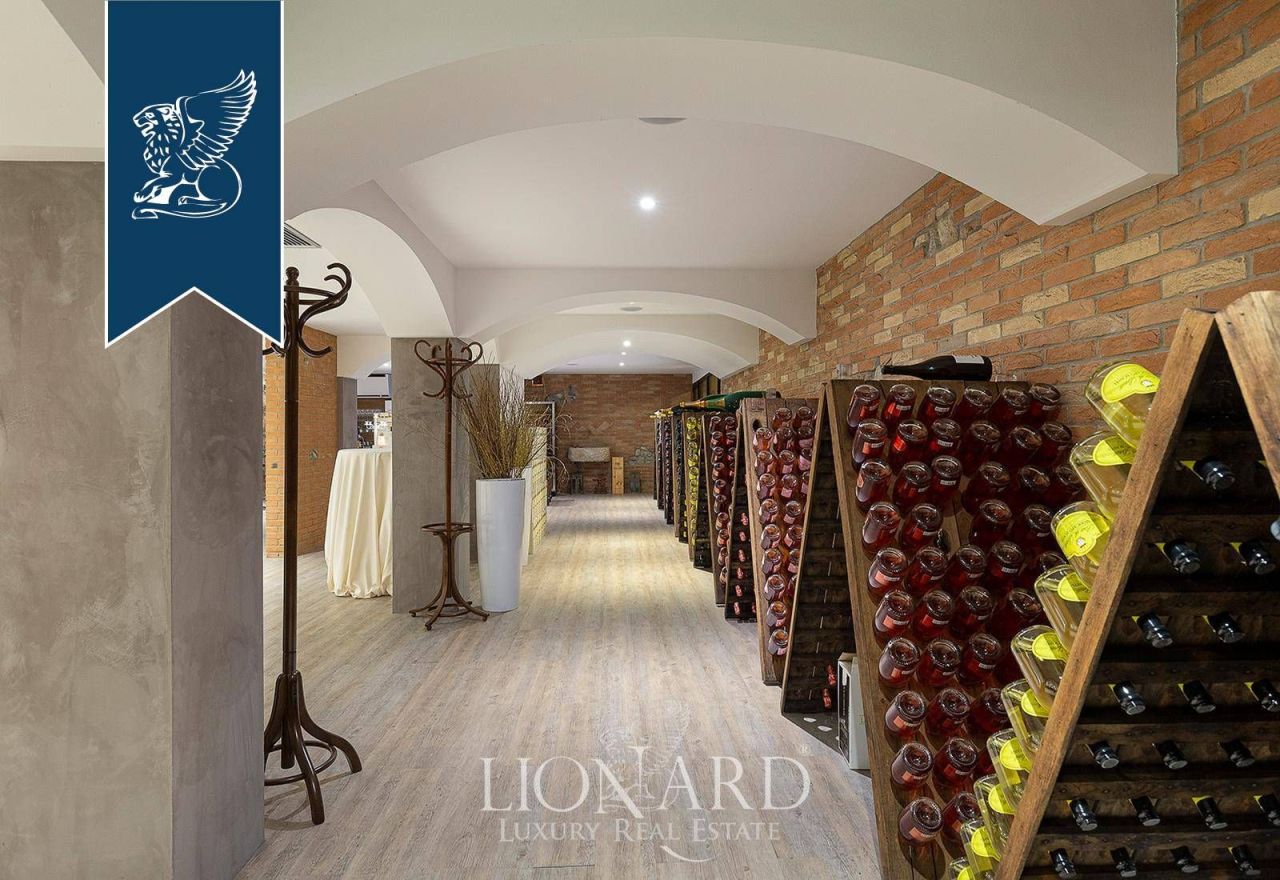 Granja en Monza, Italia, 3 700 m² - imagen 15