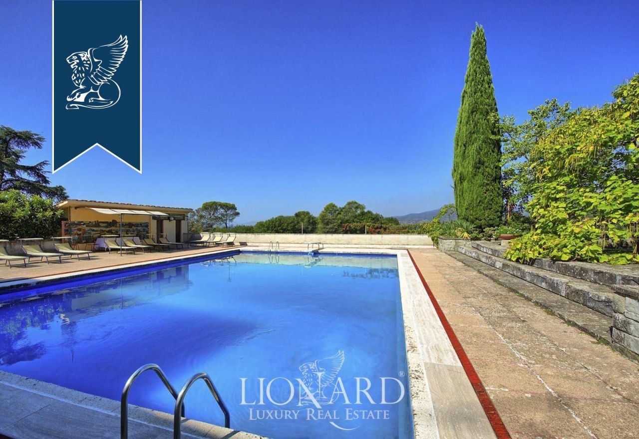 Villa à Arezzo, Italie, 800 m² - image 16