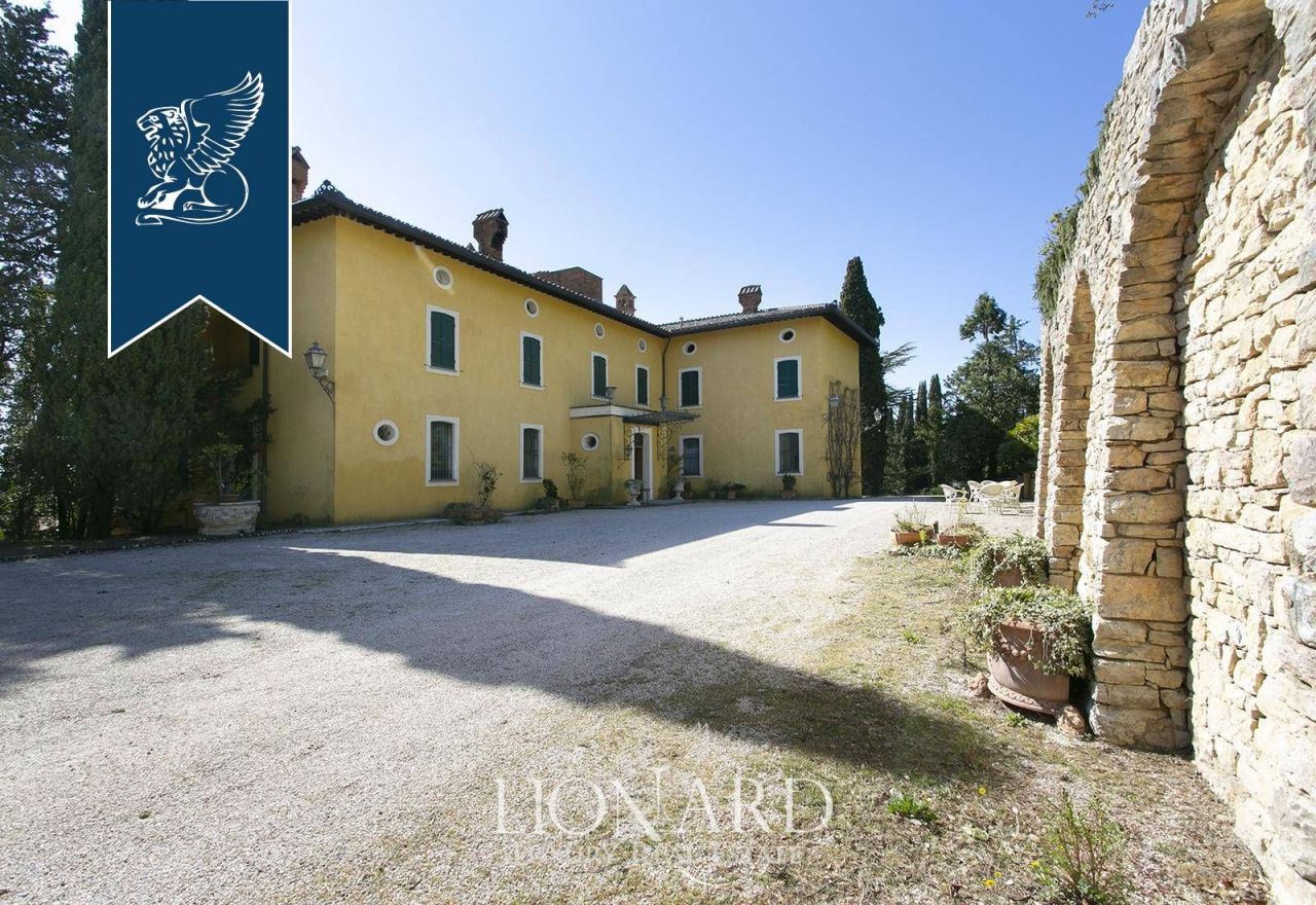 Villa a Perugia, Italia, 2 100 m² - foto 16