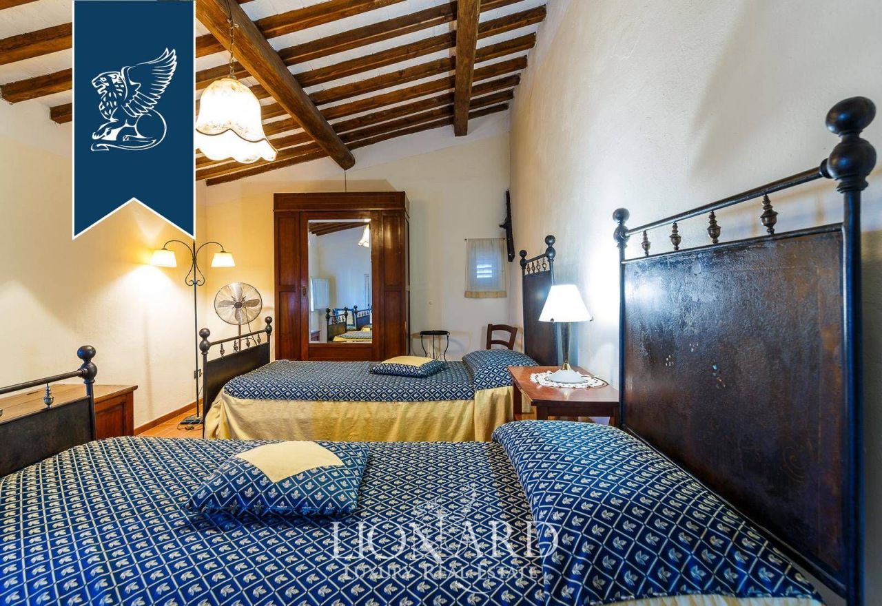 Villa a Vinci, Italia, 1 100 m² - foto 16