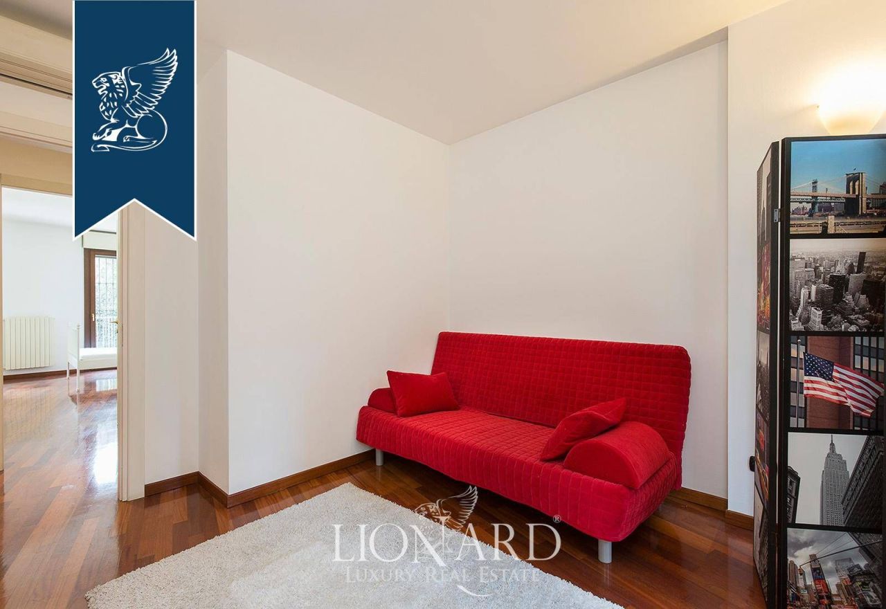 Apartment in Milan, Italy, 310 m² - picture 16
