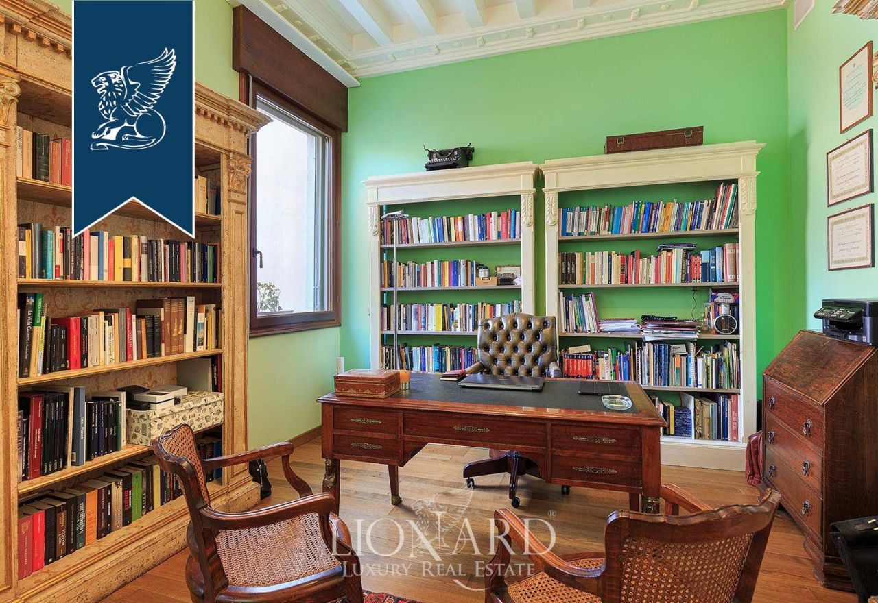 Apartment in Venice, Italy, 310 m² - picture 16