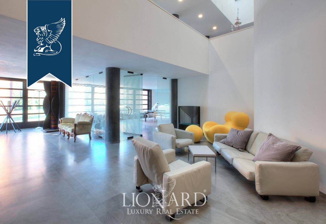 Villa en Monza, Italia, 1 000 m² - imagen 16