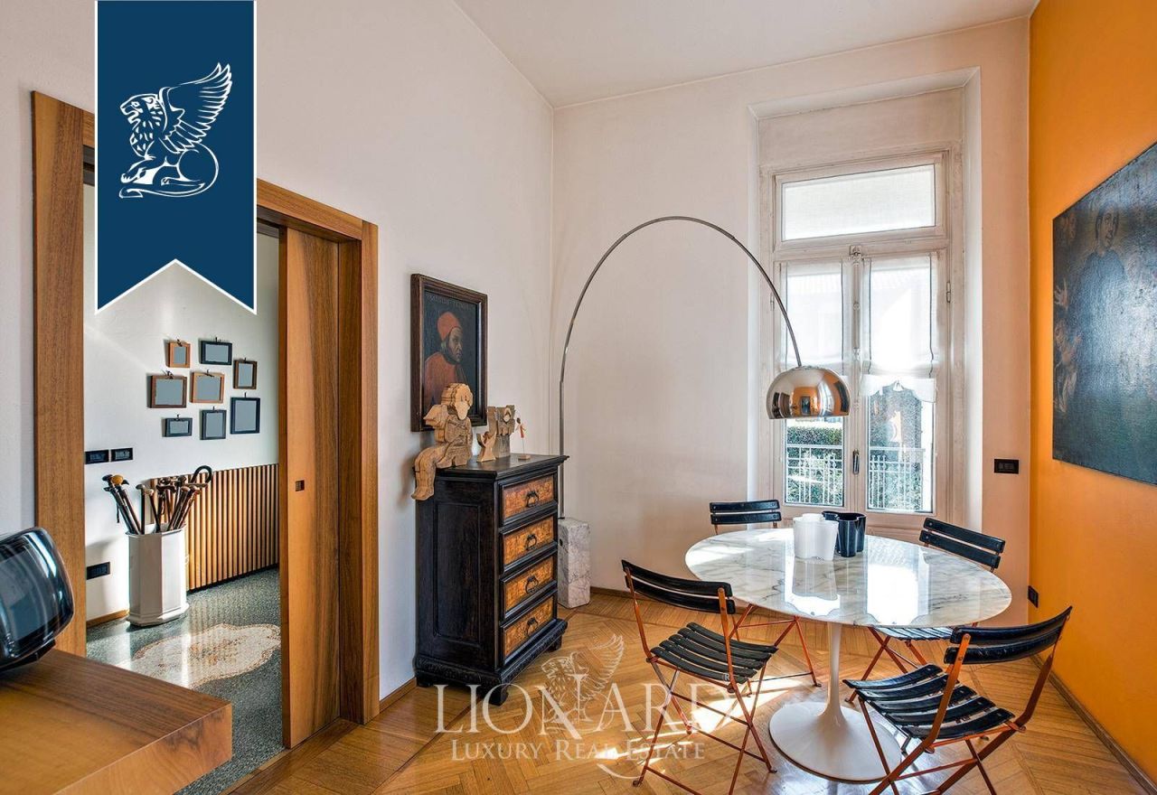 Villa à Milan, Italie, 300 m² - image 16