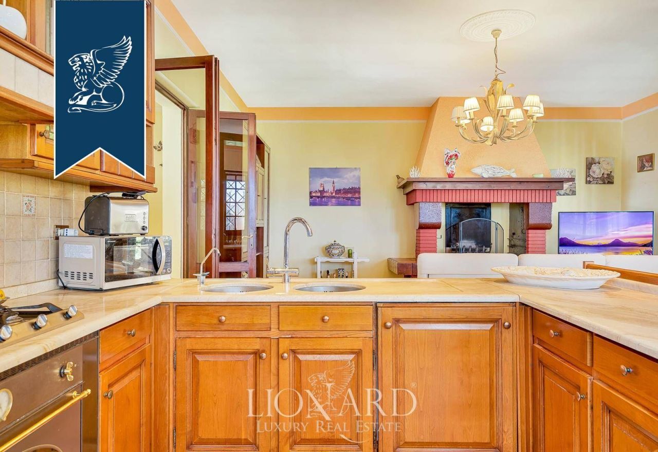 Villa in Pietrasanta, Italy, 420 m² - picture 16