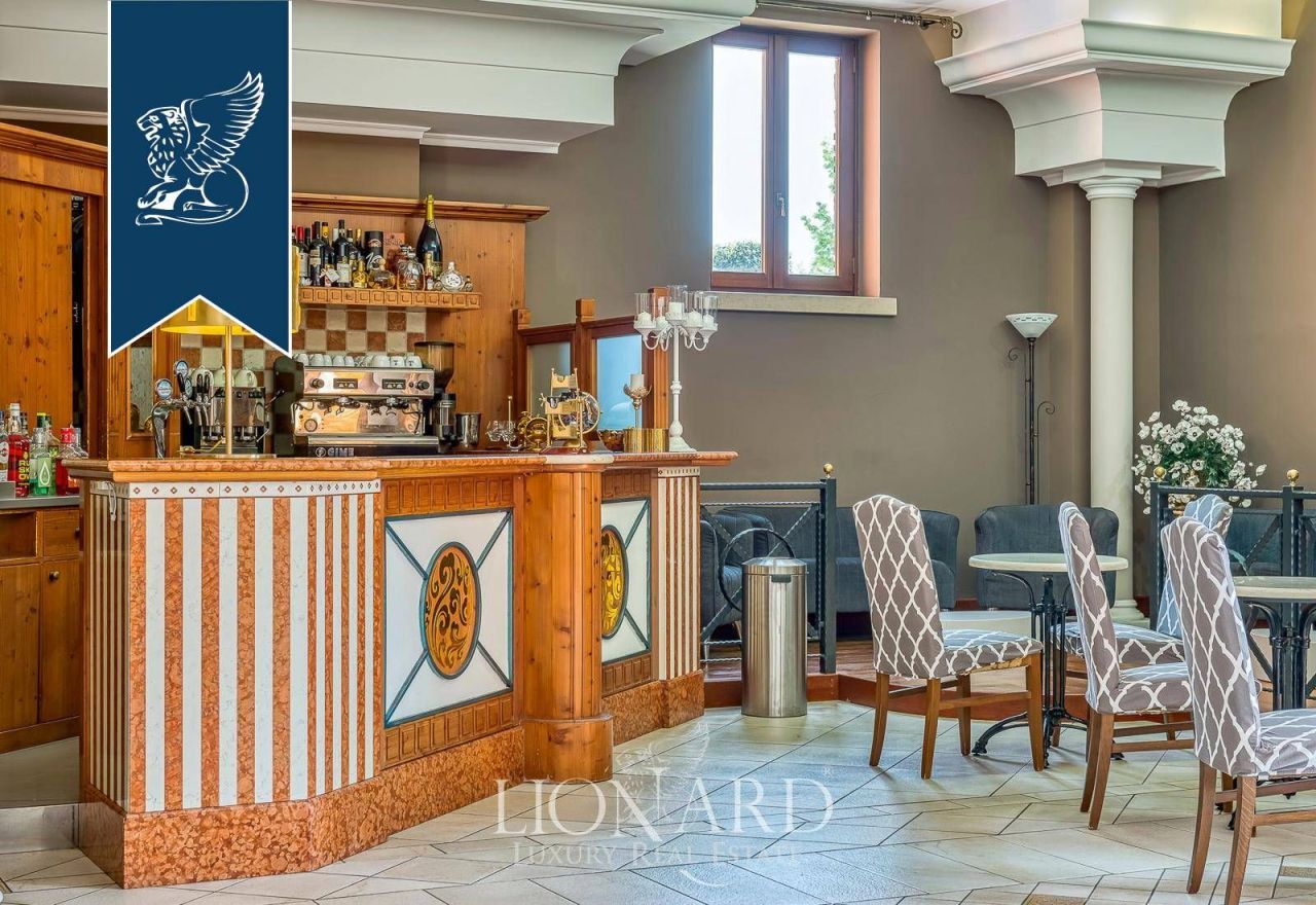 Castle in Avellino, Italy, 6 000 m² - picture 16