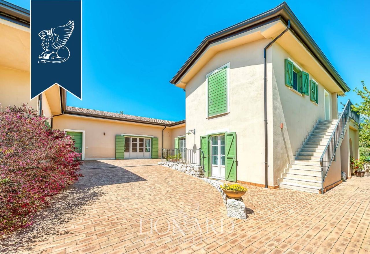 Granja en Frosinone, Italia, 2 000 m² - imagen 16