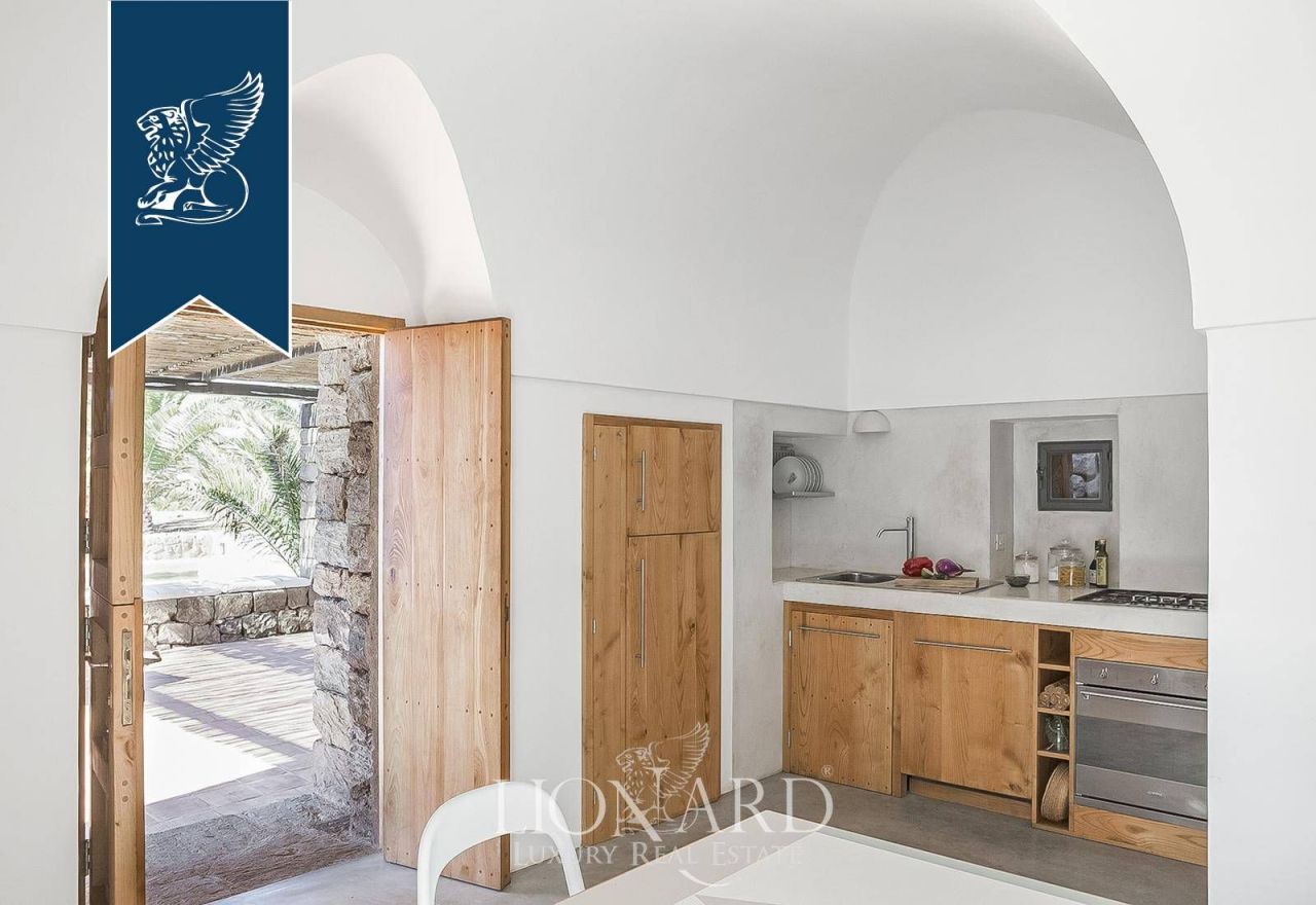 Farm on Pantelleria, Italy, 550 m² - picture 15