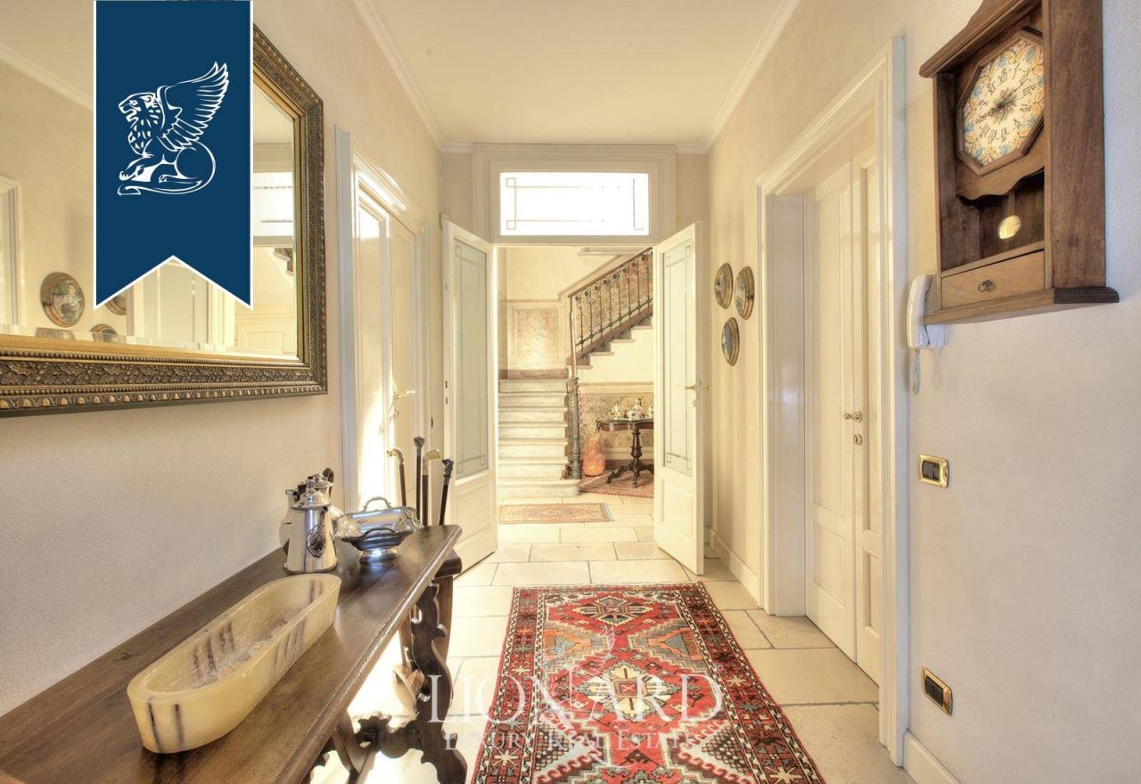 Villa in Varese, Italy, 550 m² - picture 15