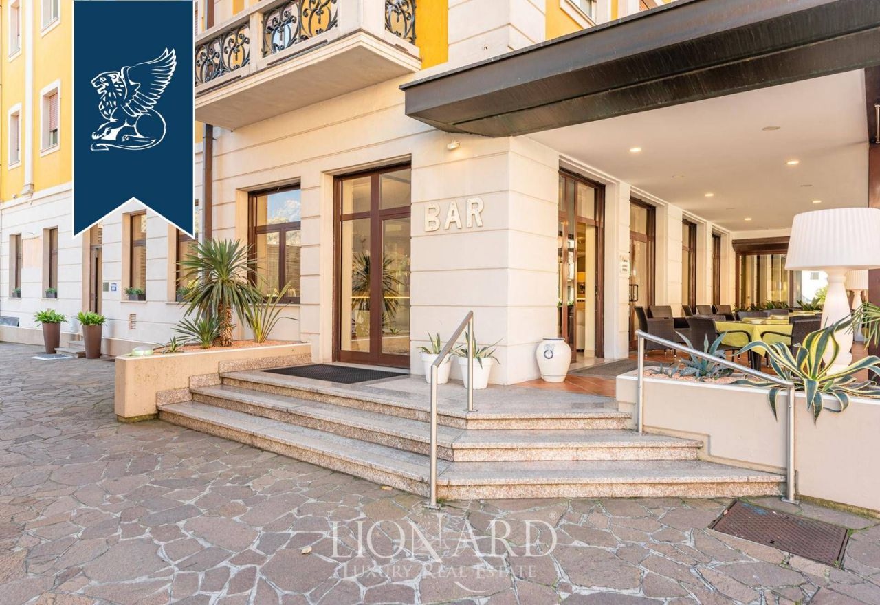 Hotel, albergo a Brescia, Italia, 4 000 m² - foto 15